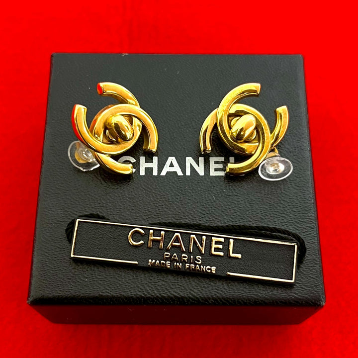 earrings chanel