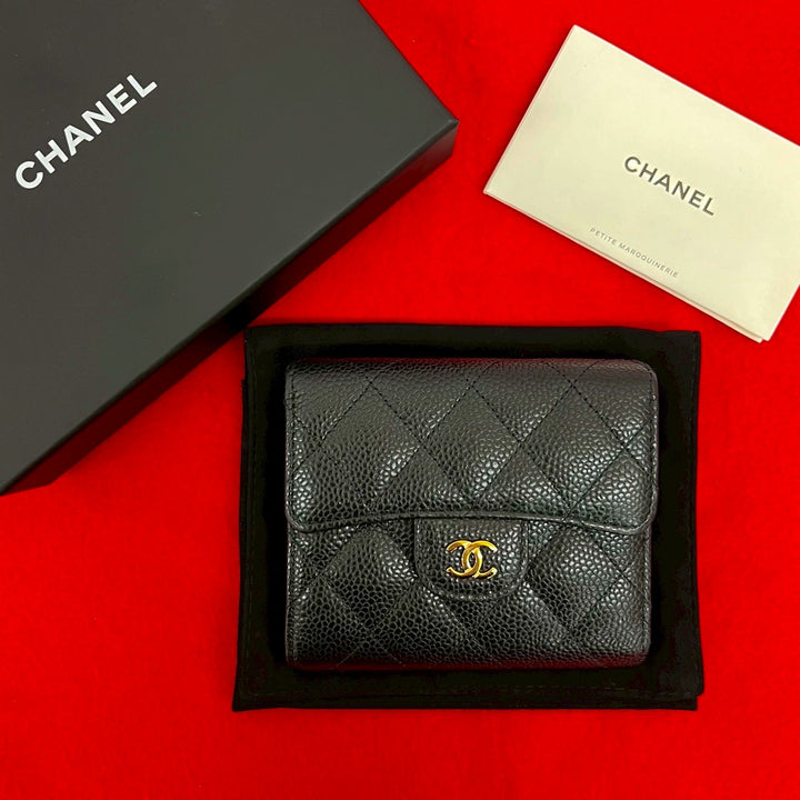 trifold wallet chanel
