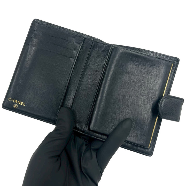 bifold wallet chanel