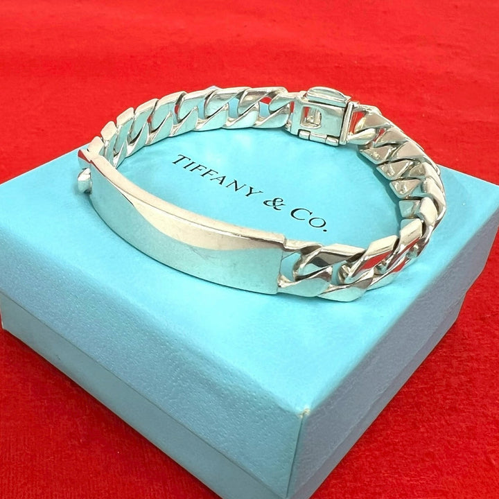 blurRubbingTiffany ID chain blurRubbingCut