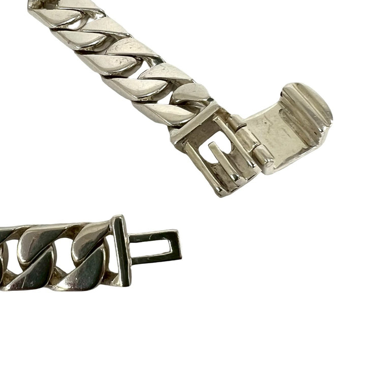 blurRubbingTiffany ID chain blurRubbingCut