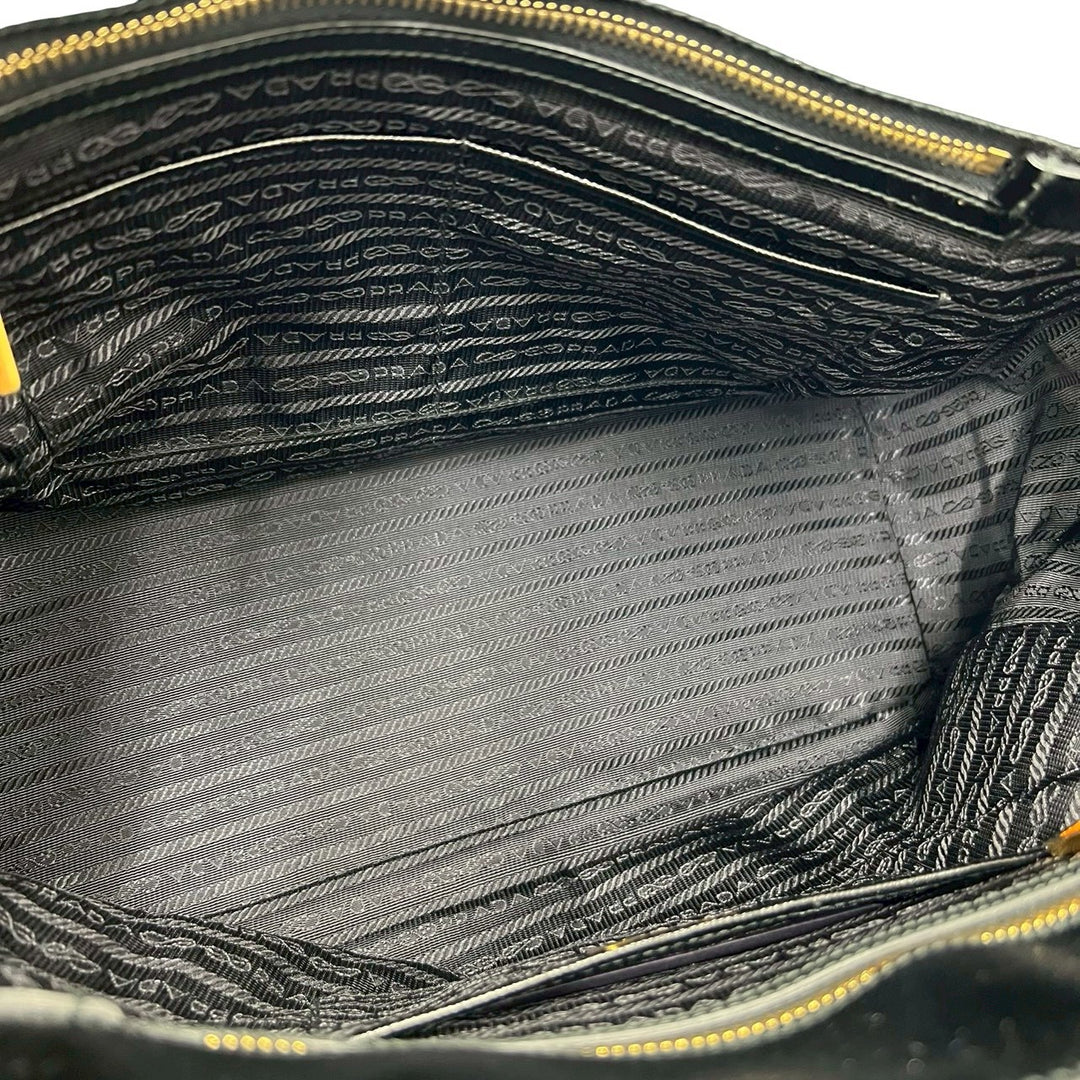 ハンドバッグ プラダ