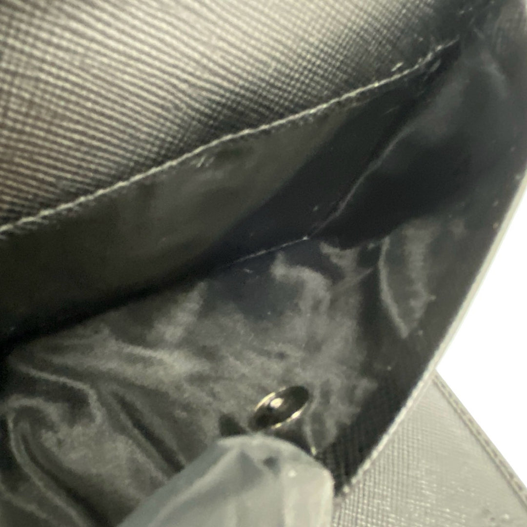 二つ折り財布 プラダ