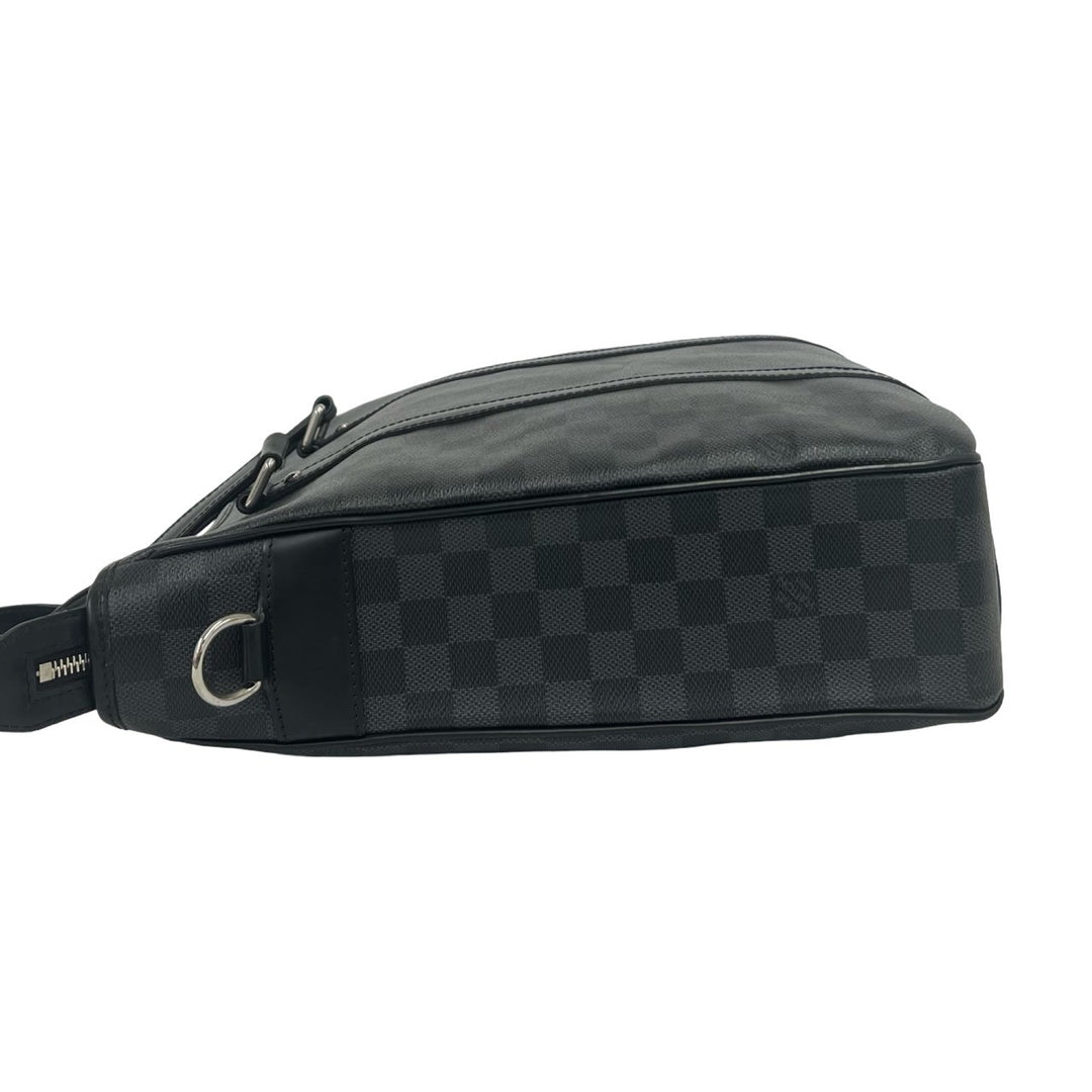 shoulder bag louis vuitton tadao