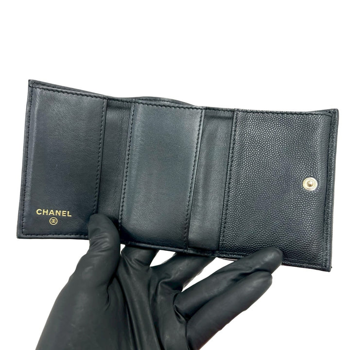 trifold wallet chanel