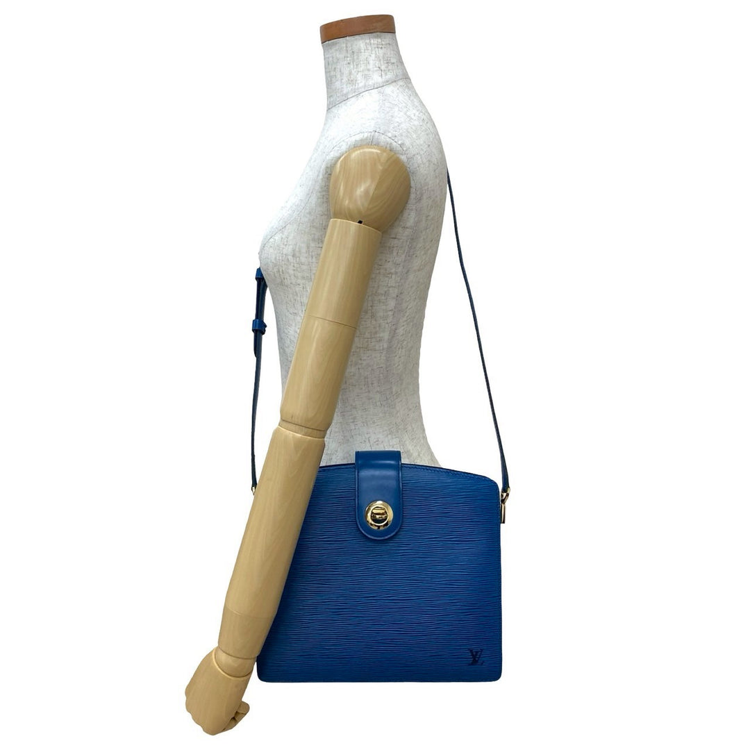 shoulder bag louis vuitton capuchin