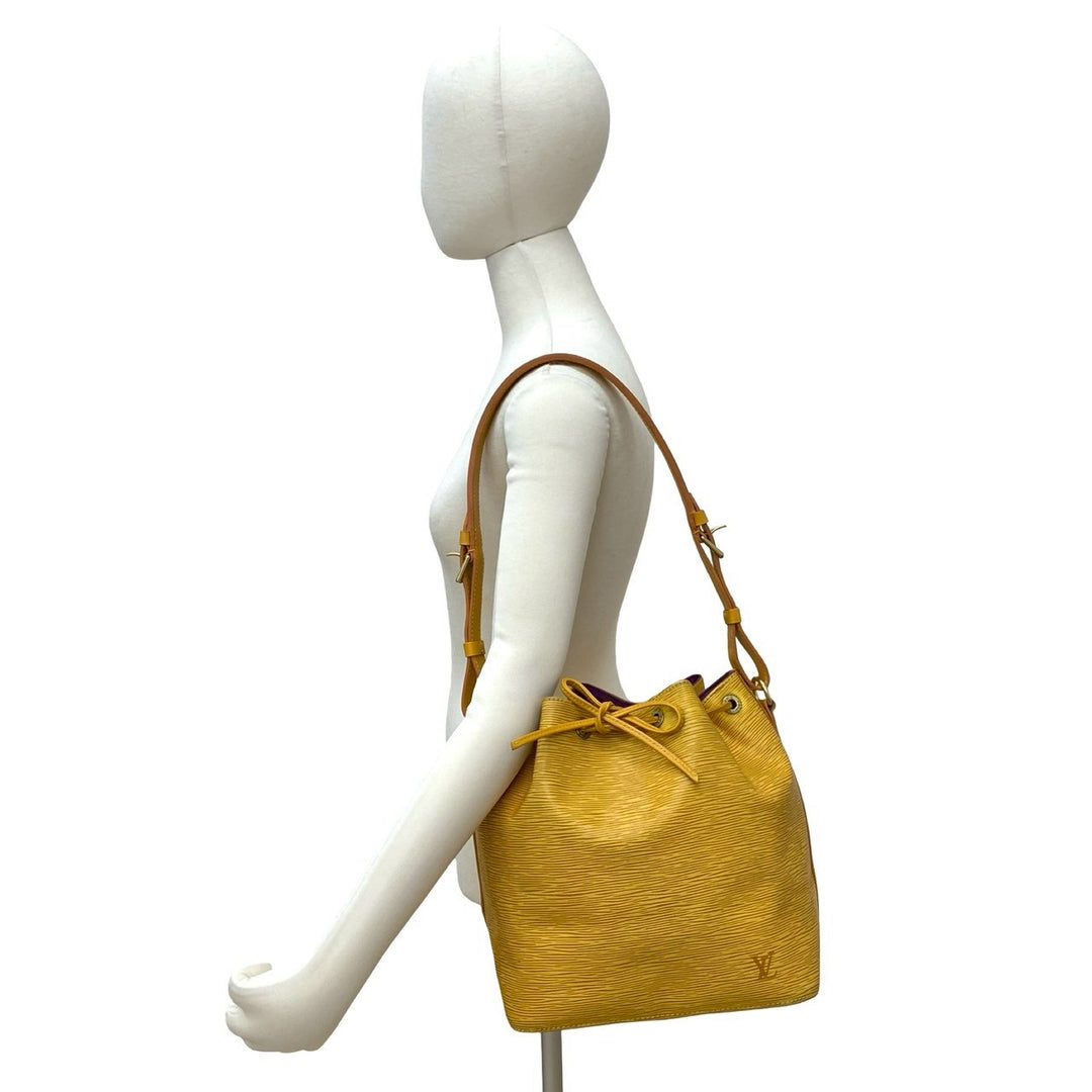 Shoulder bag Louis Vuitton Petit Noe