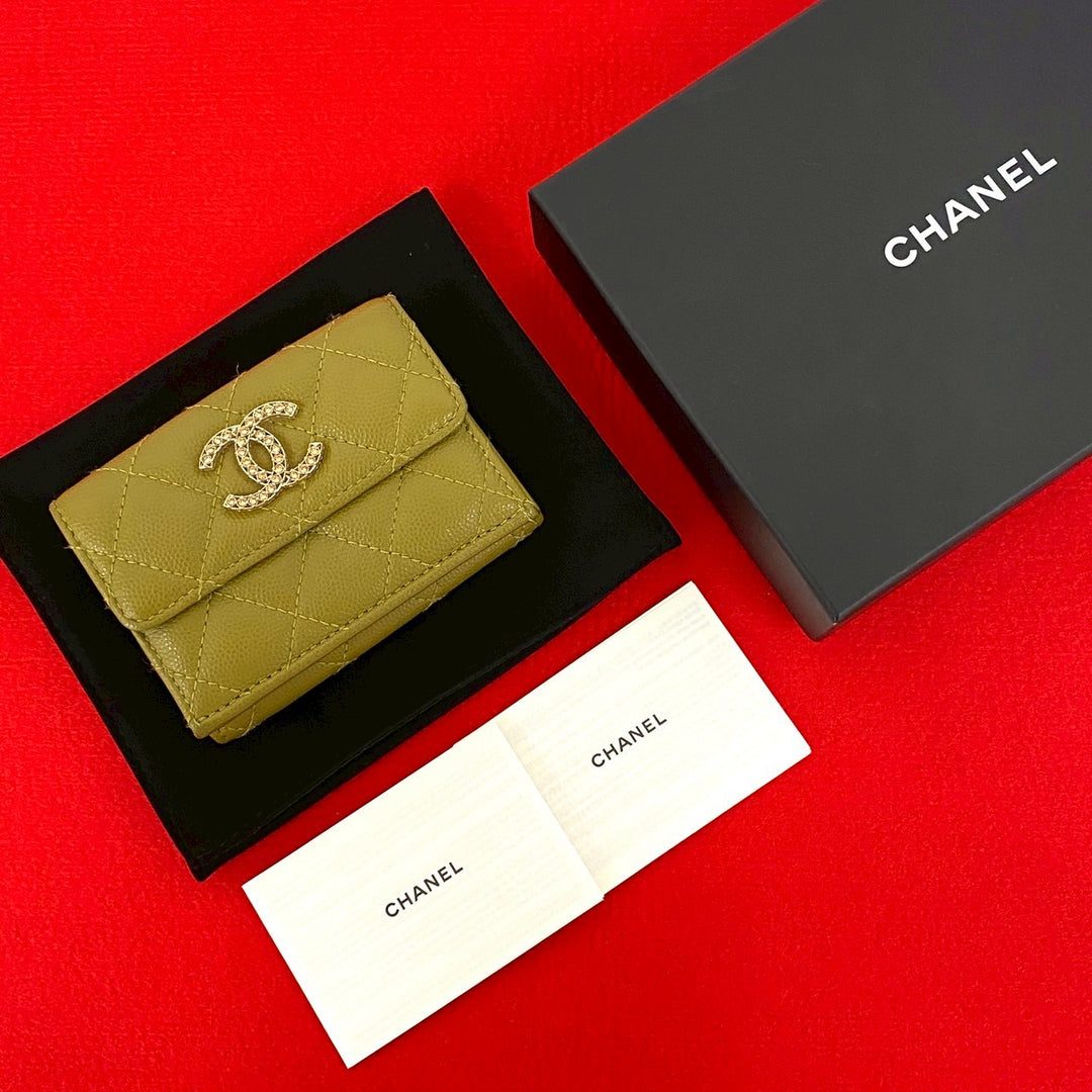 trifold wallet chanel