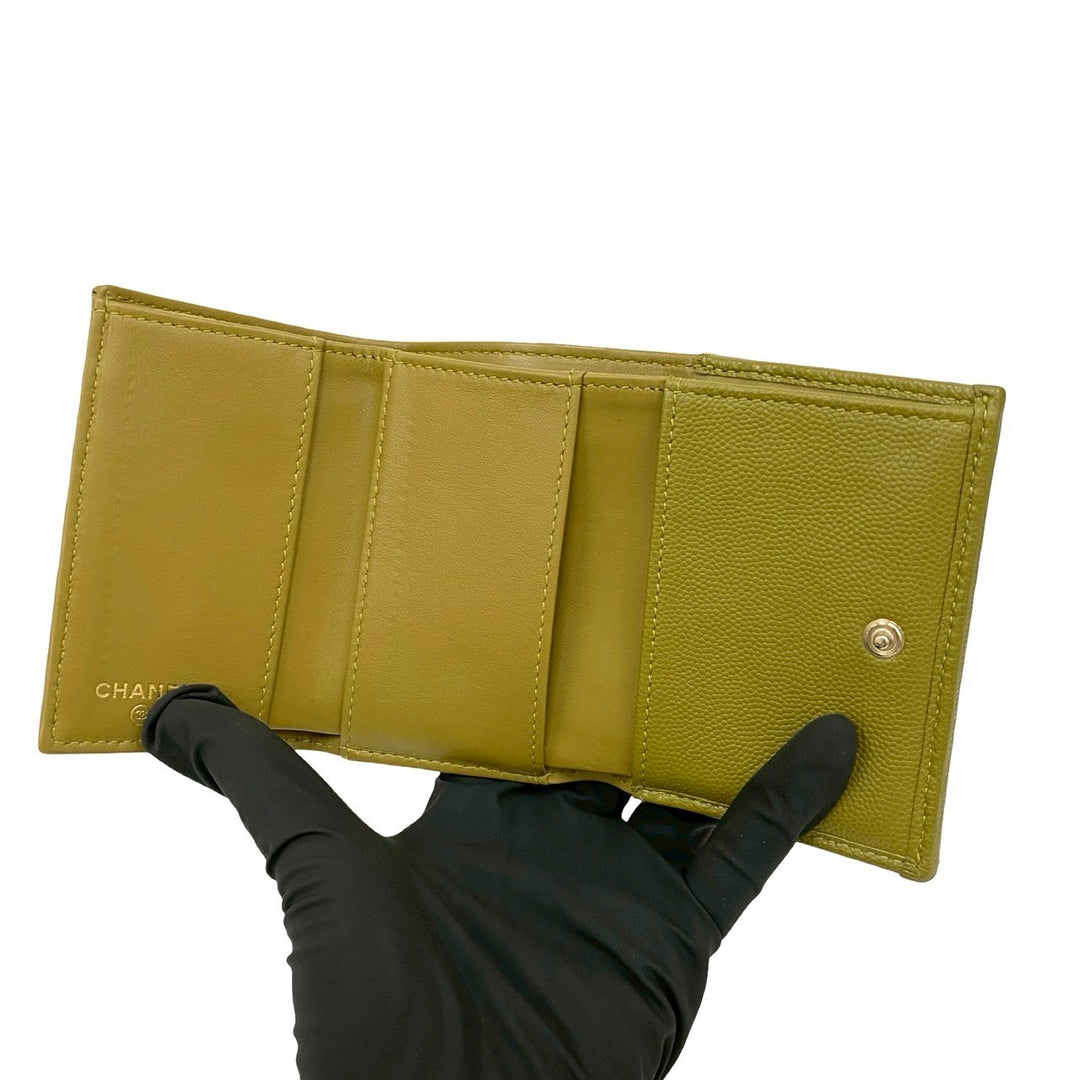 trifold wallet chanel