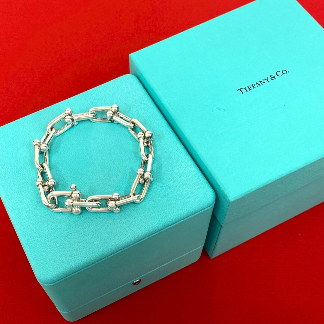 blurRubbingTiffany Hardware Large Link BrakeRubbingCut