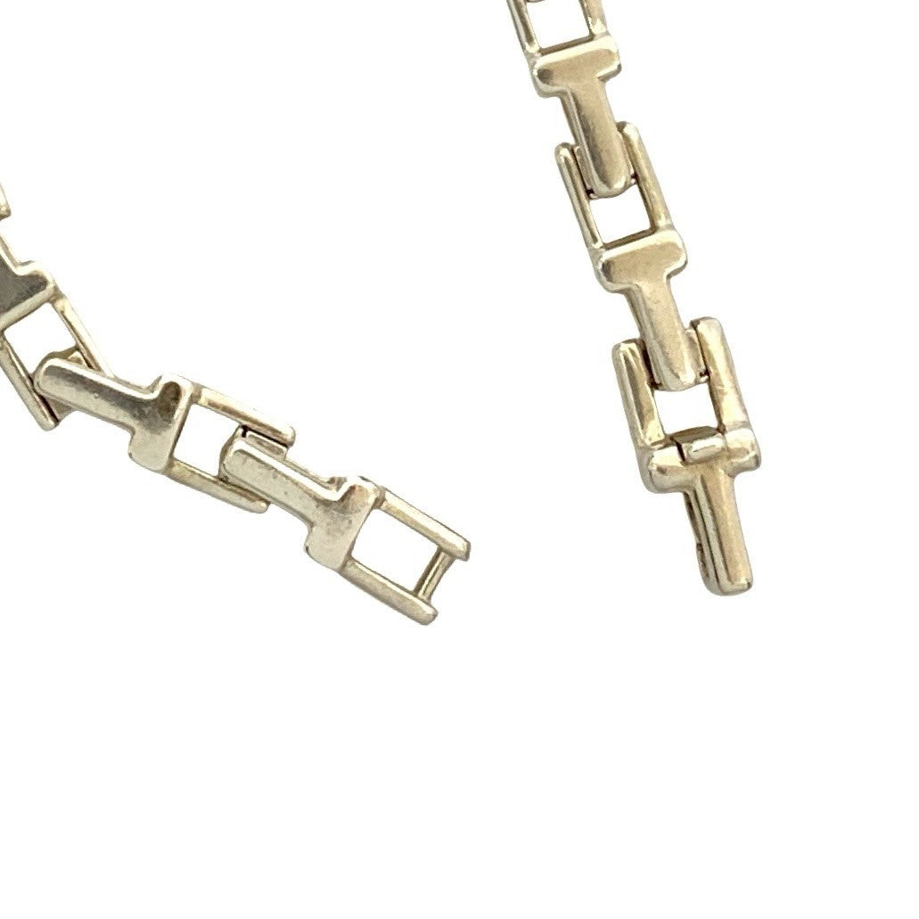 blurRubbingTiffany T Narrow BrakeRubbingCut