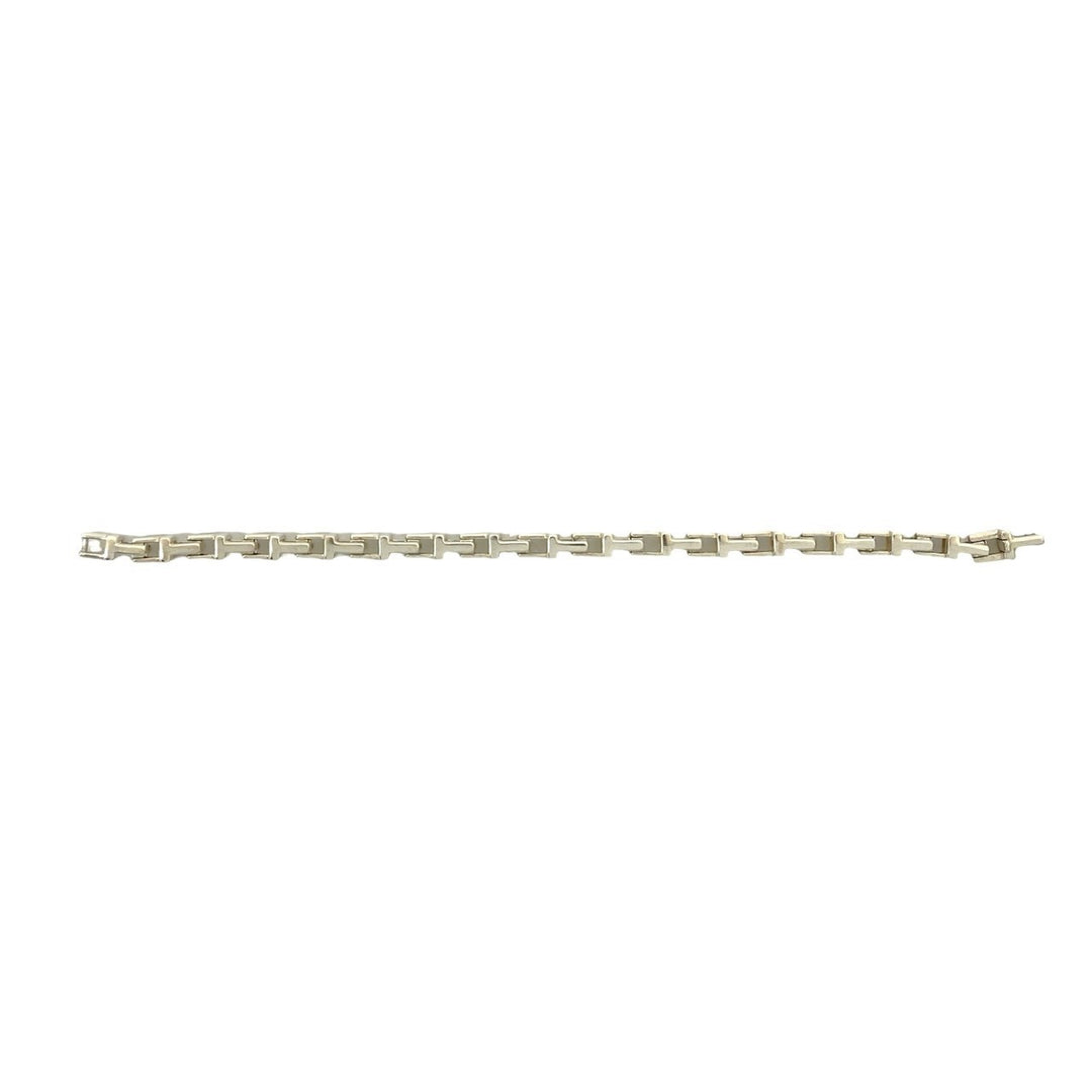 blurRubbingTiffany T Narrow BrakeRubbingCut