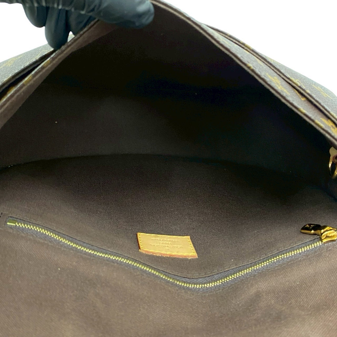 Shoulder bag Louis Vuitton Menilmontan PM
