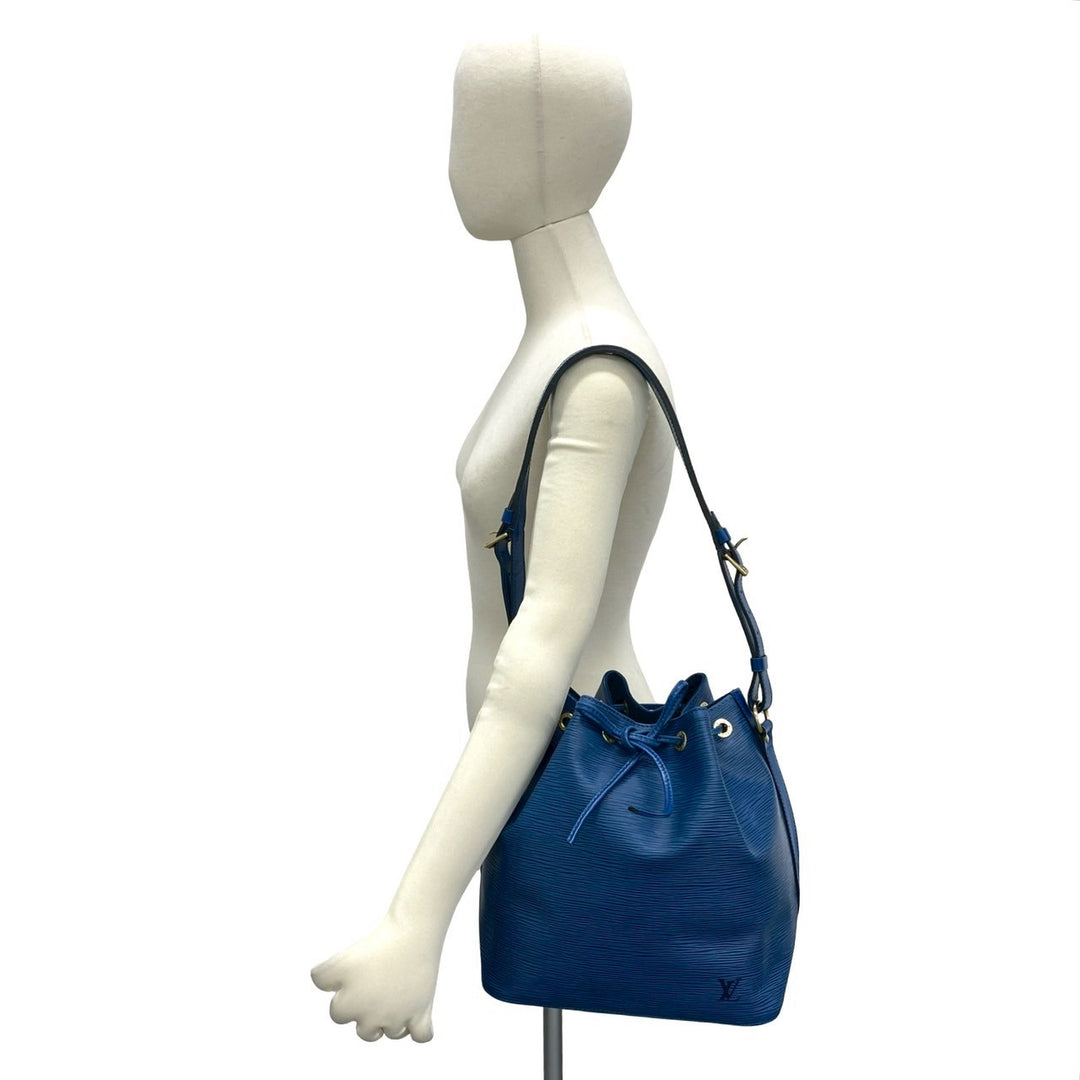 Shoulder bag Louis Vuitton Petit Noe