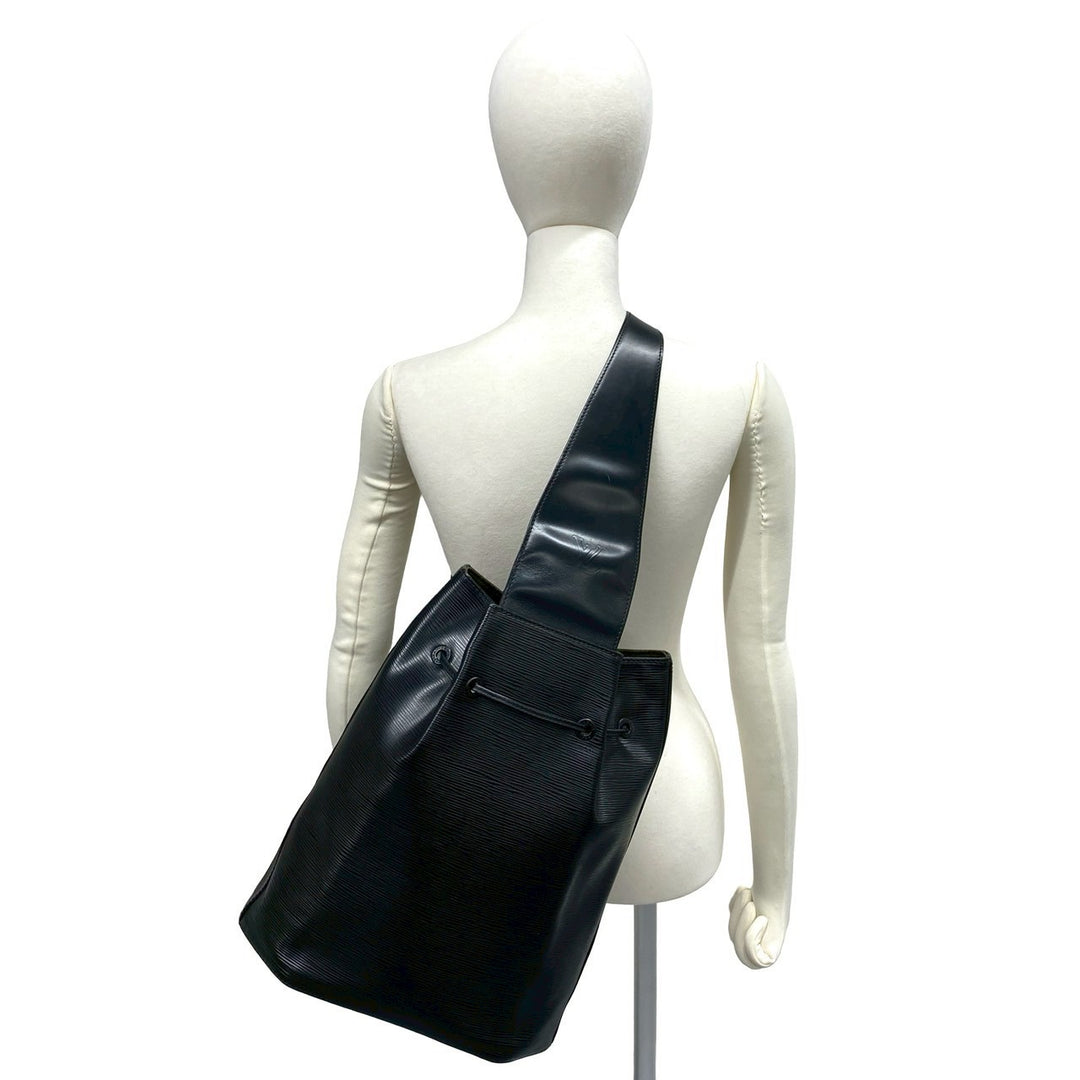 路易威登 sack 裹屍袋廣告