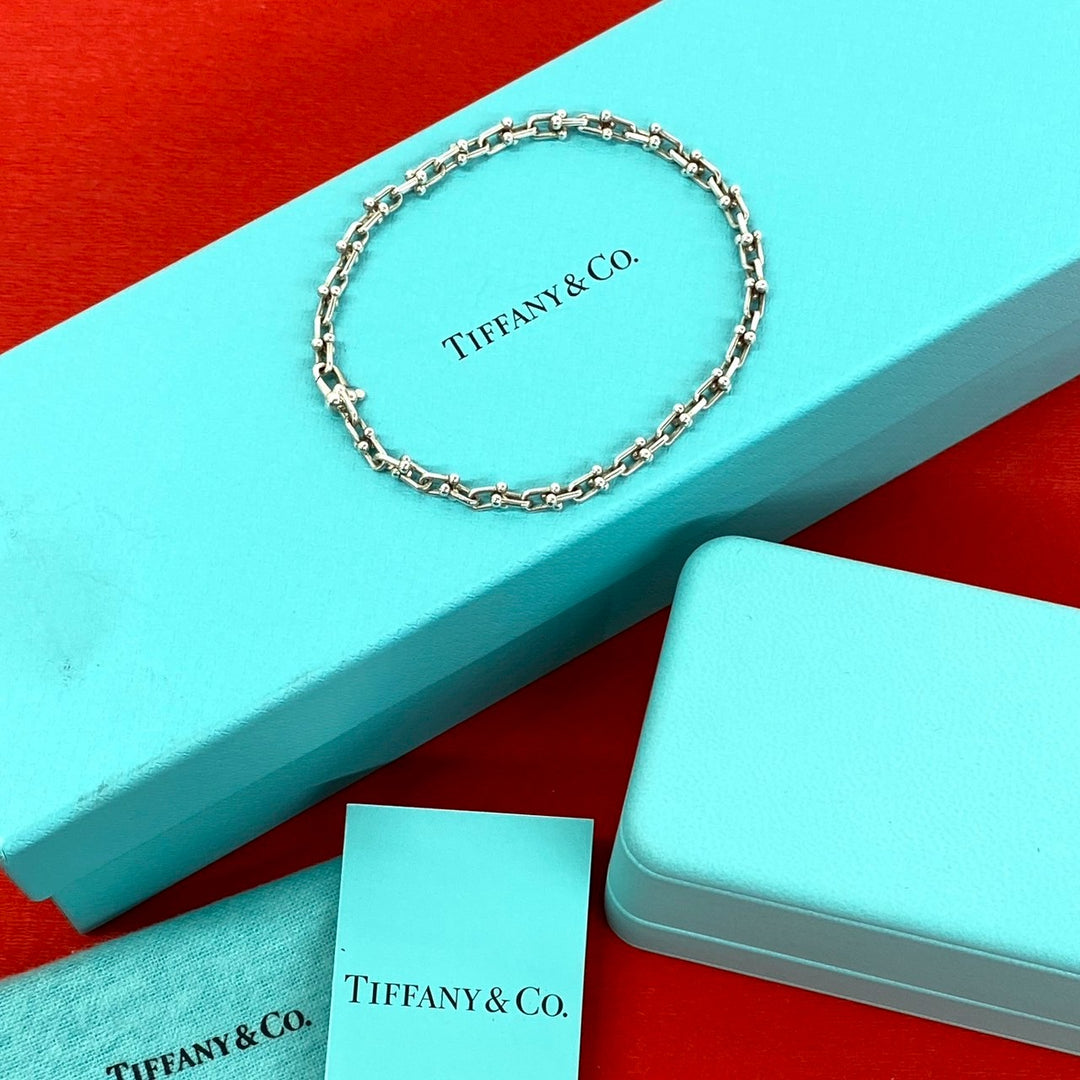 blurRubbingTiffany Hardware Microlink BrakeRubbingCut