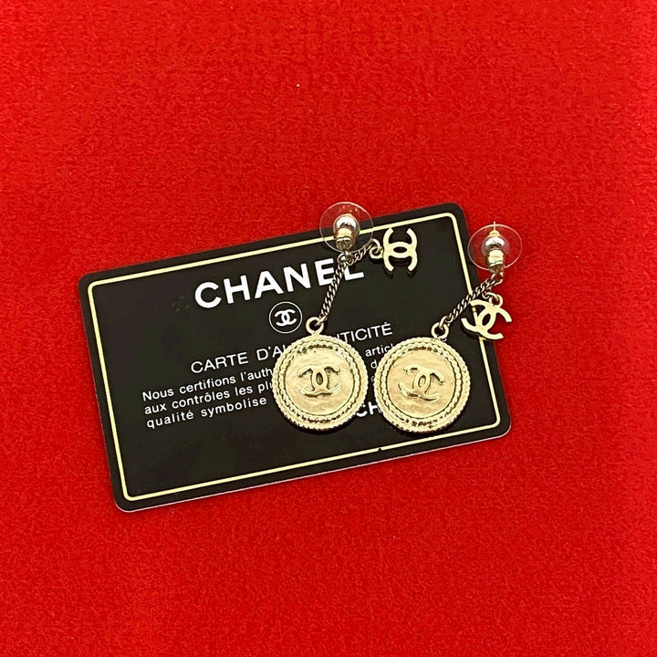 ピアス シャネル