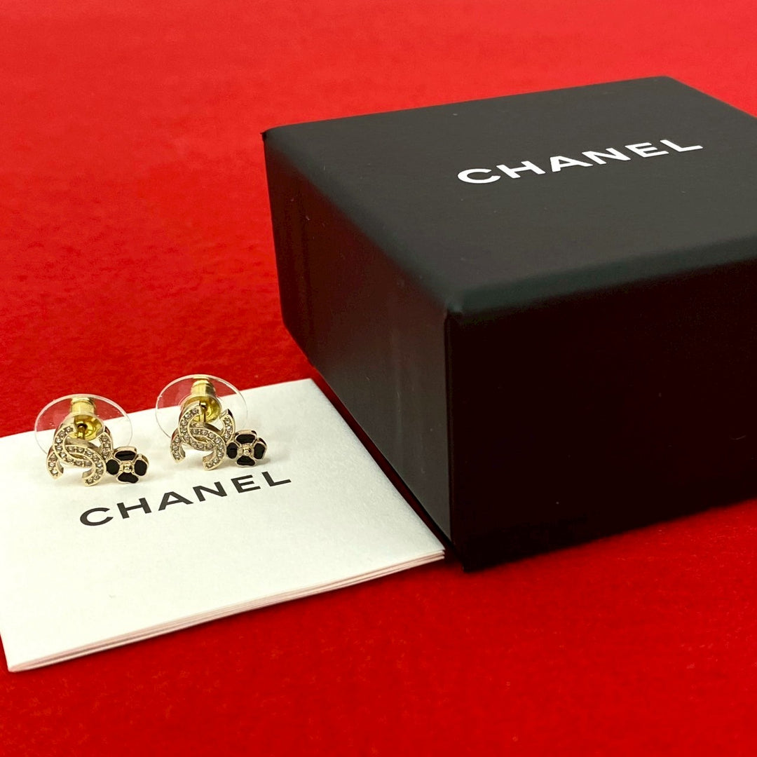 ピアス シャネル