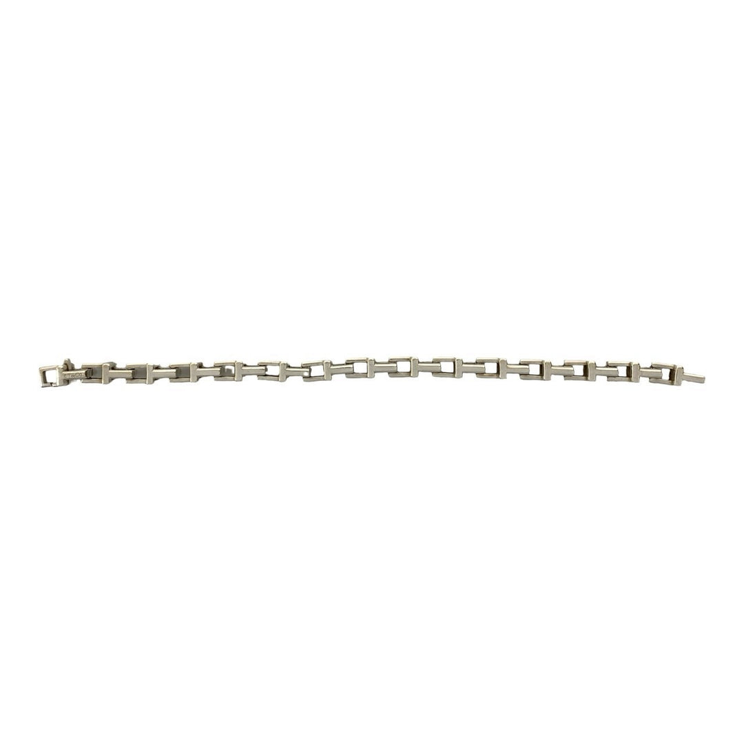 blurRubbingTiffany T Narrow BrakeRubbingCut
