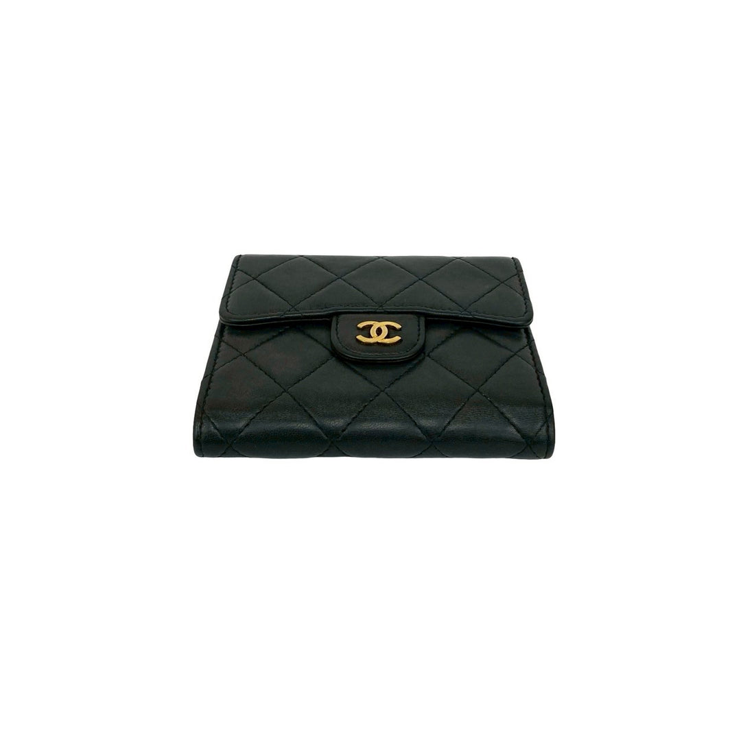 trifold wallet chanel
