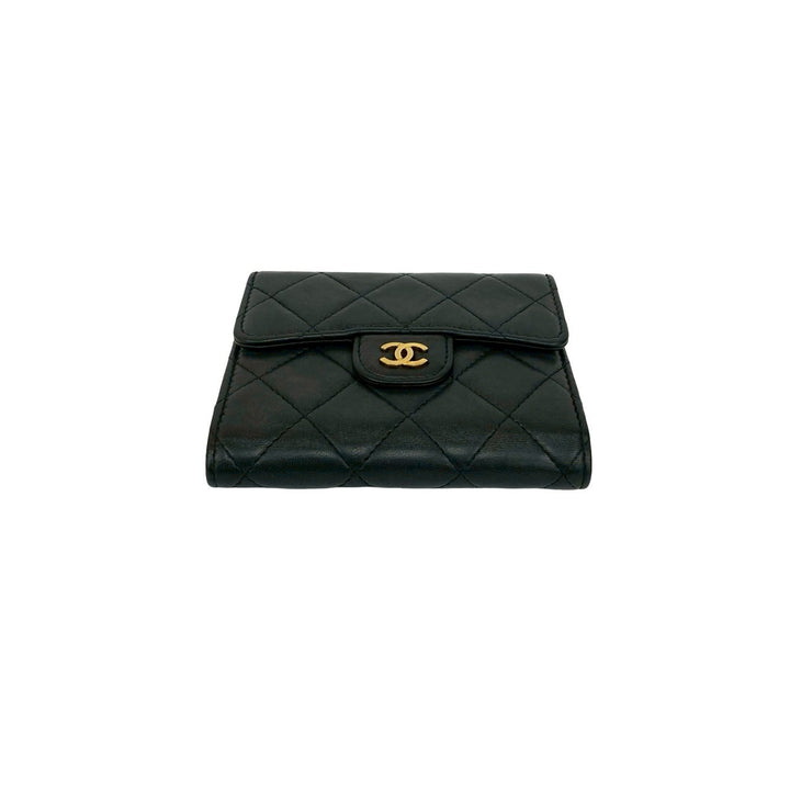 trifold wallet chanel