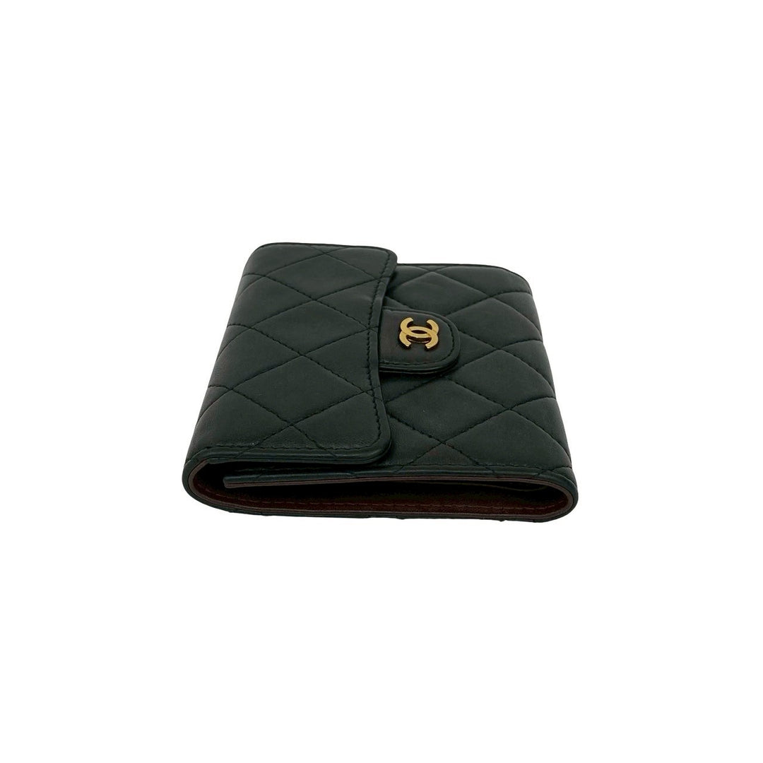 trifold wallet chanel