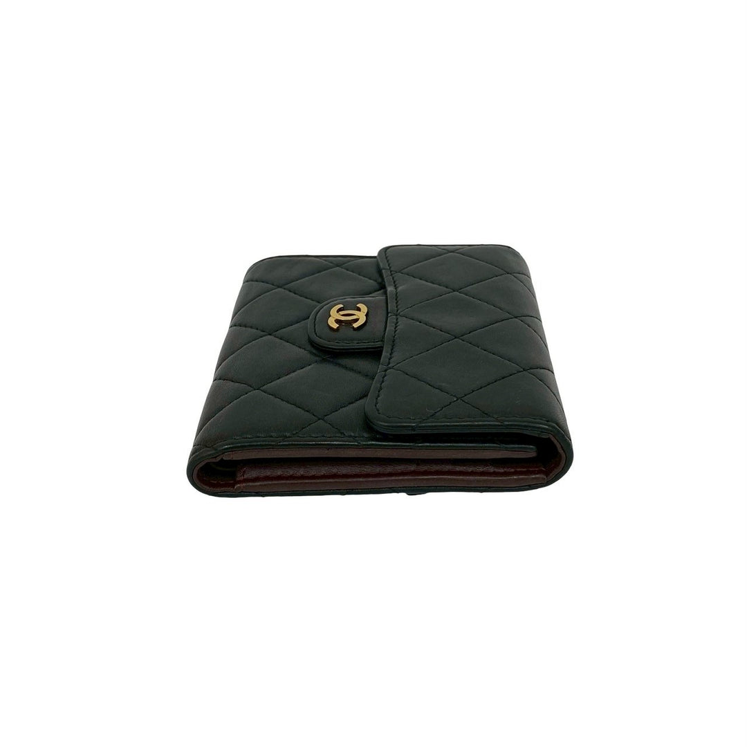 trifold wallet chanel
