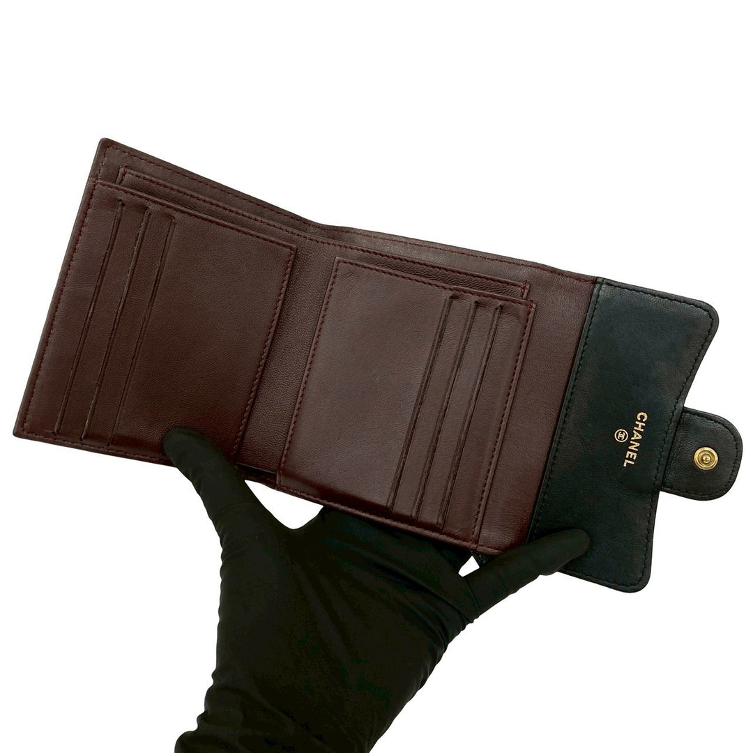 trifold wallet chanel