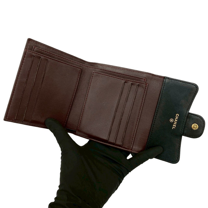 trifold wallet chanel