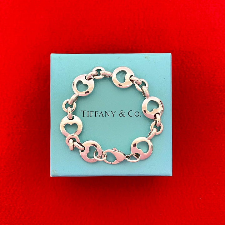 blurRubbingtiffany pierced heart