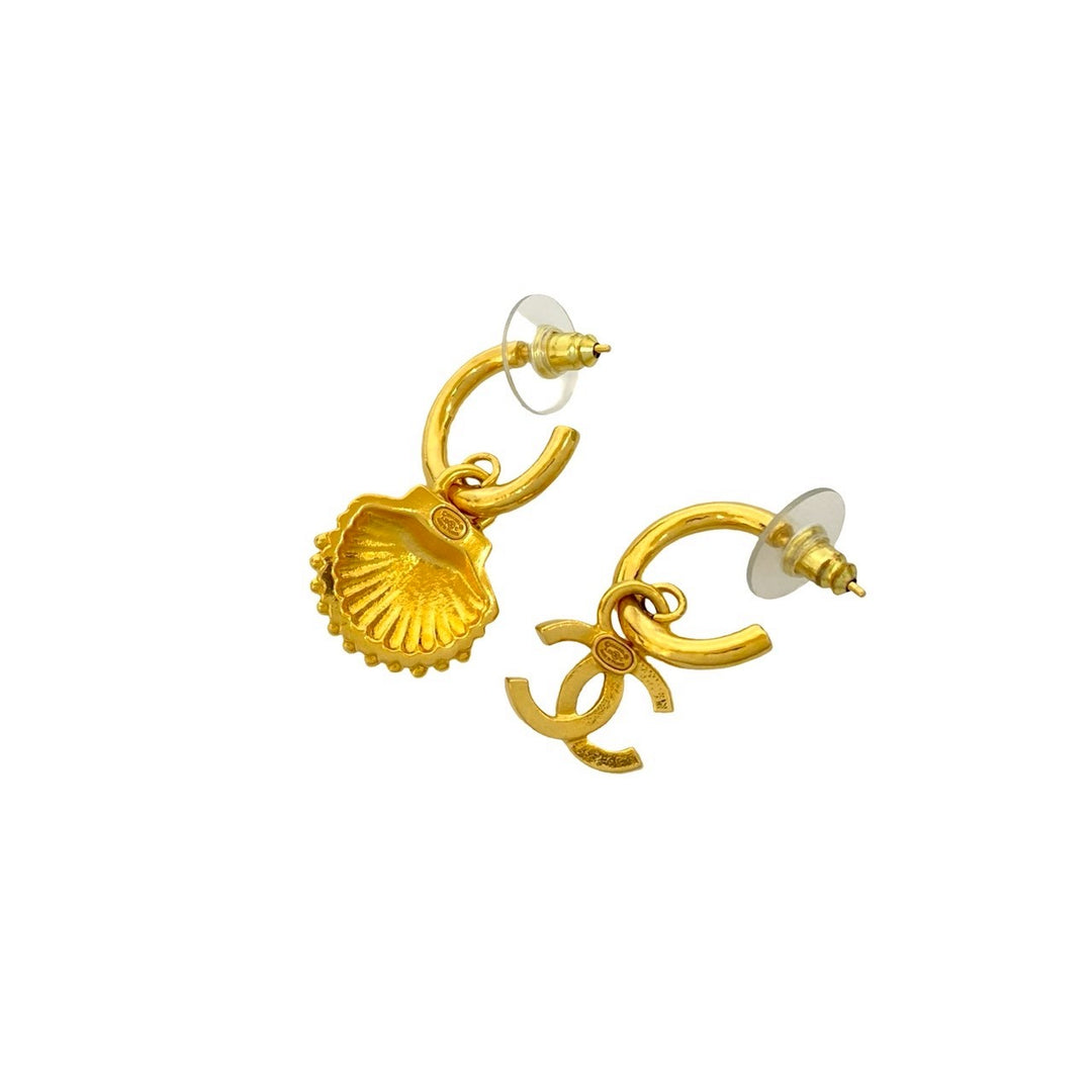 ピアス シャネル