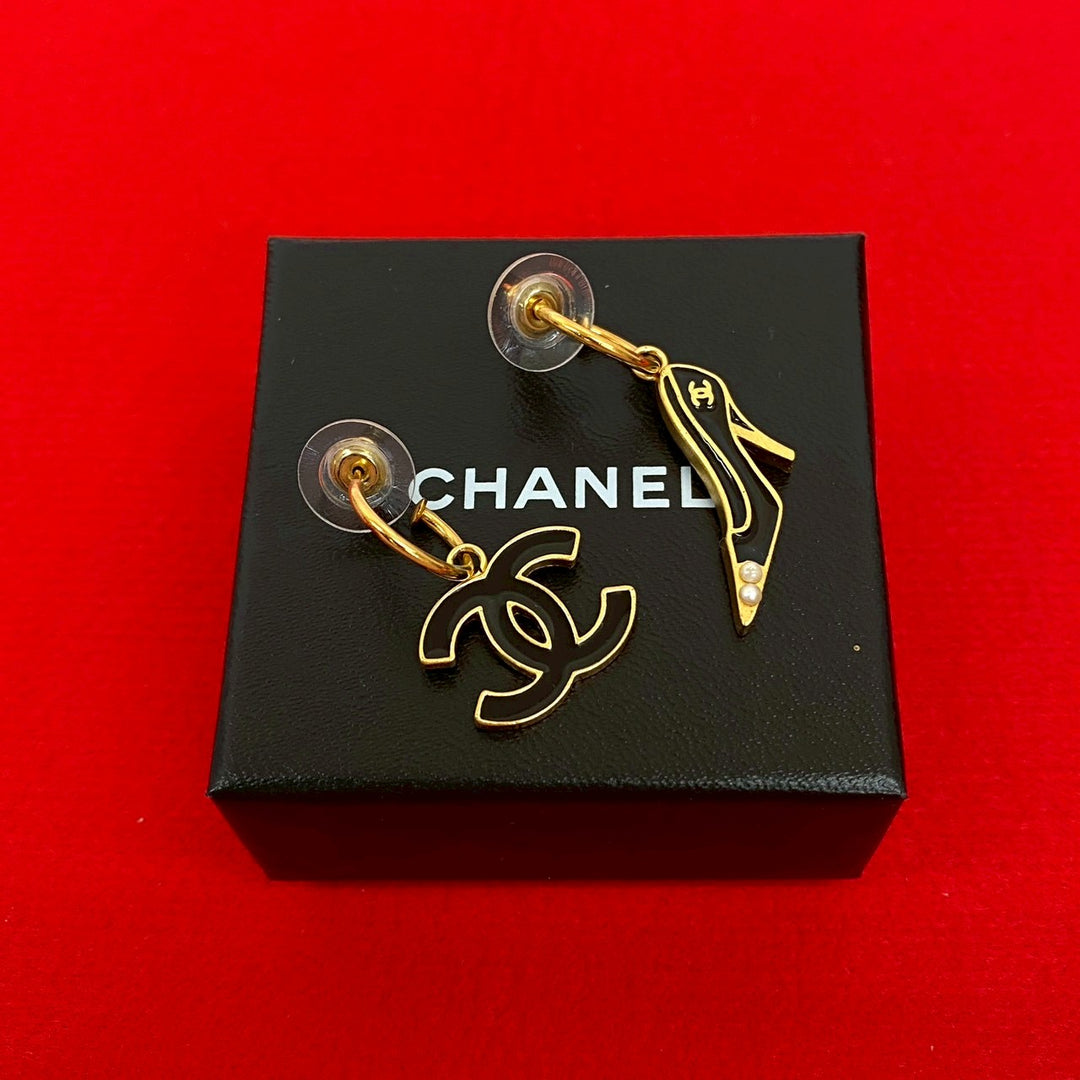 ピアス シャネル