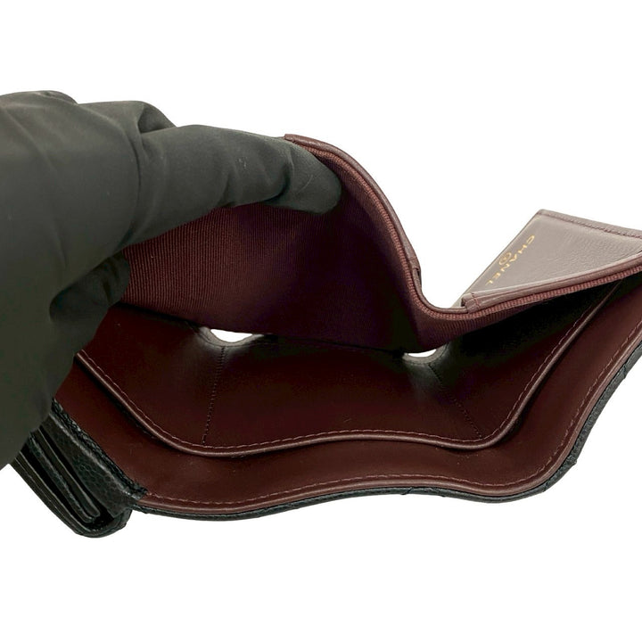 trifold wallet chanel