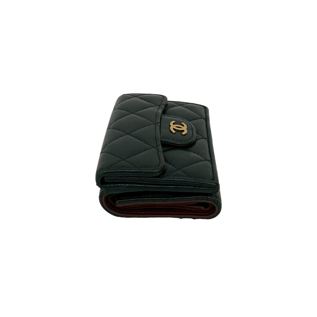 trifold wallet chanel