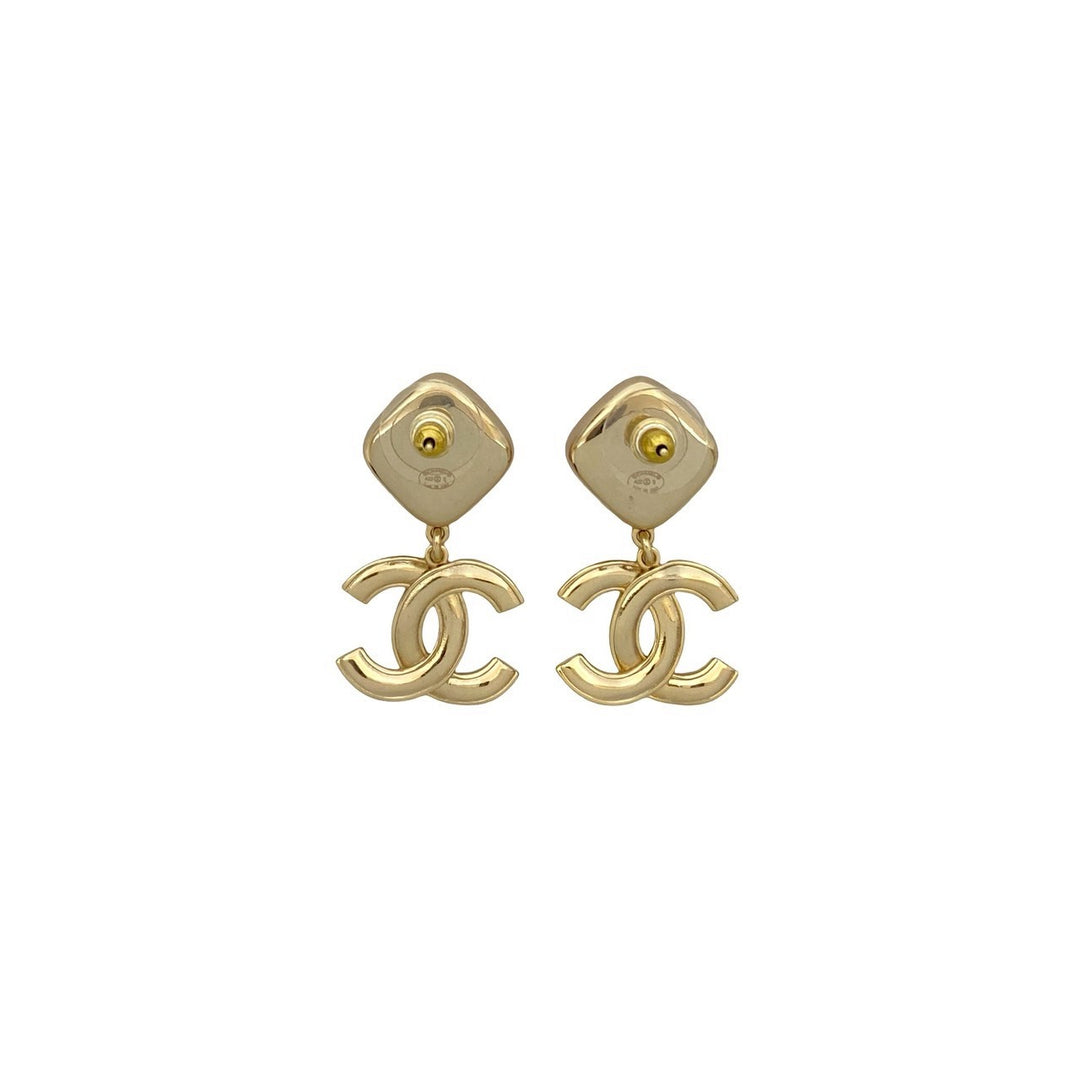 ピアス シャネル