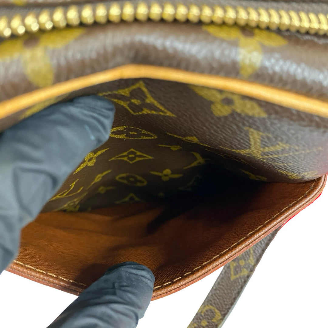 Shoulder bag Louis Vuitton Danube