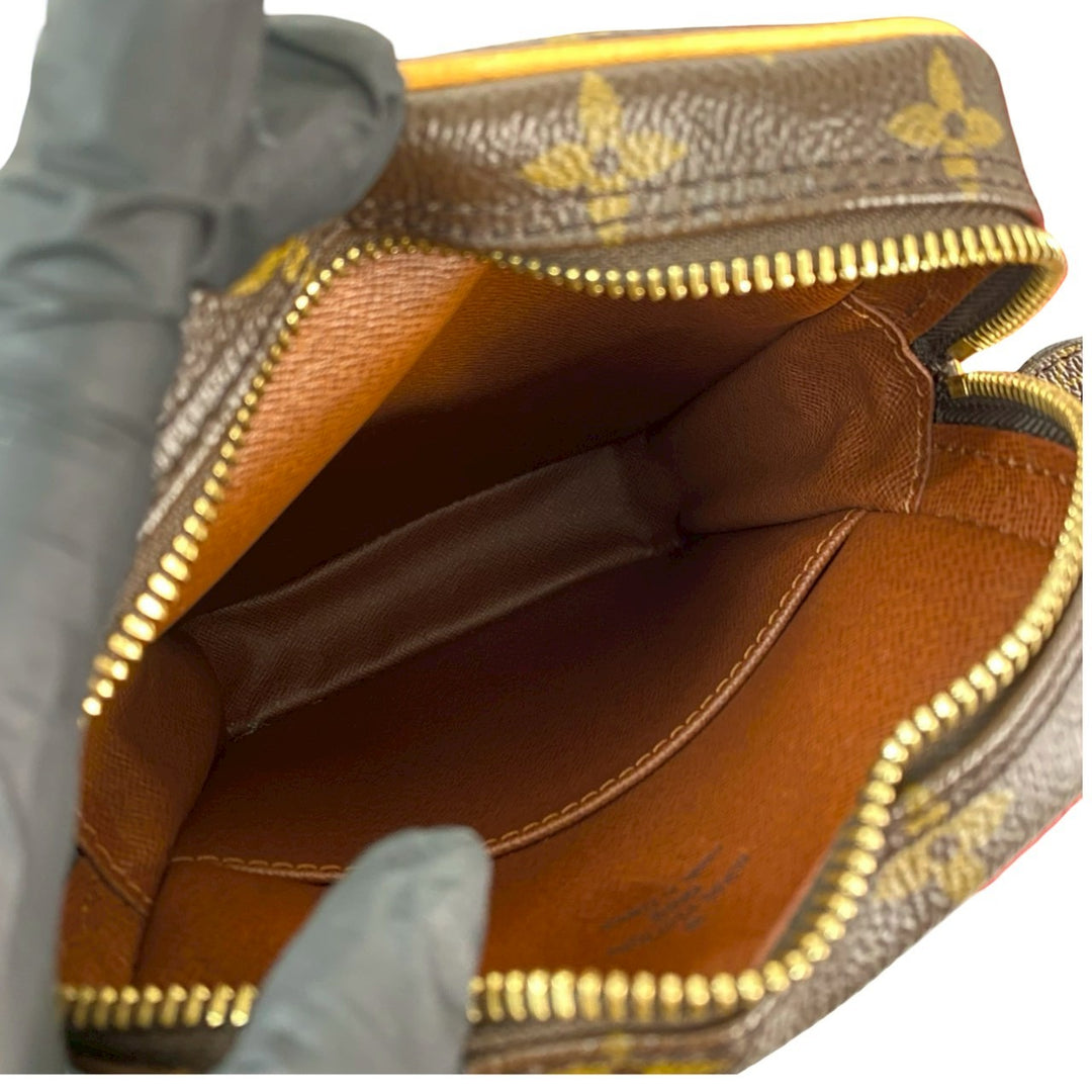 Shoulder bag Louis Vuitton Danube