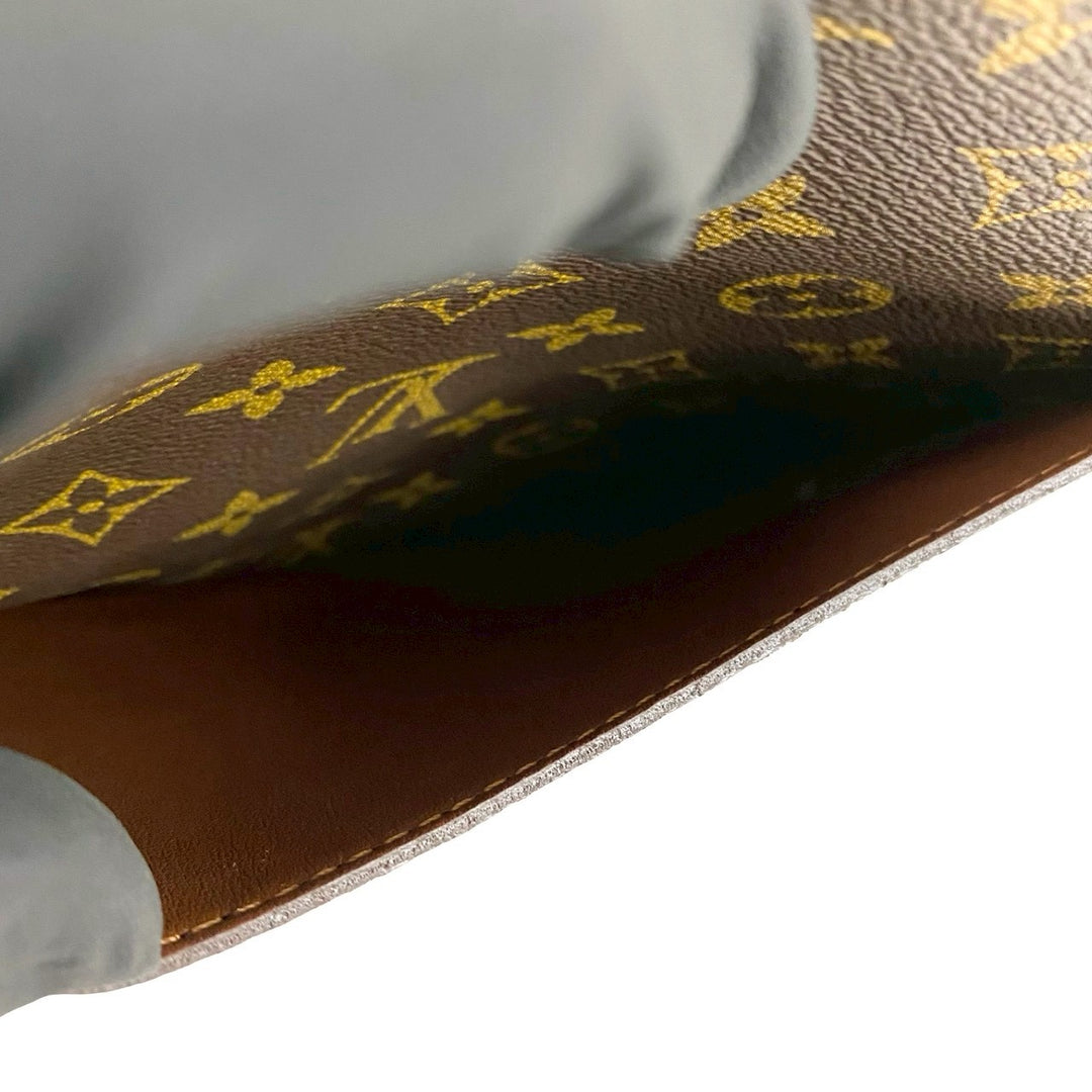 Shoulder bag Louis Vuitton Saint Cloud