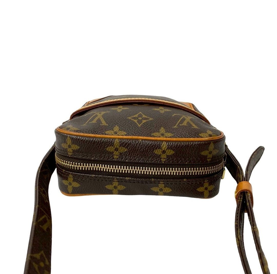 Shoulder bag Louis Vuitton Danube