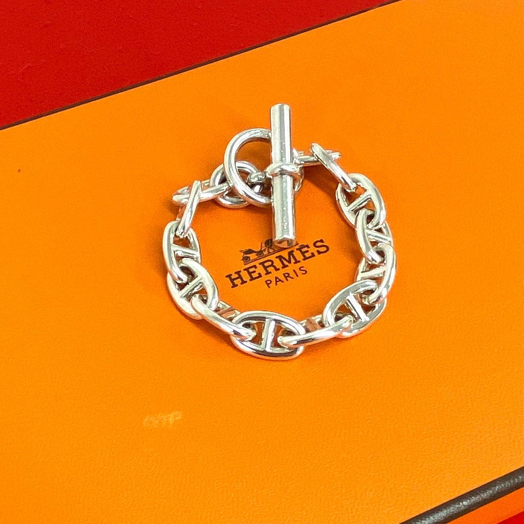 blurRubbingHermes Chaine d'Ancre MM 13 frames blurRubbingCut