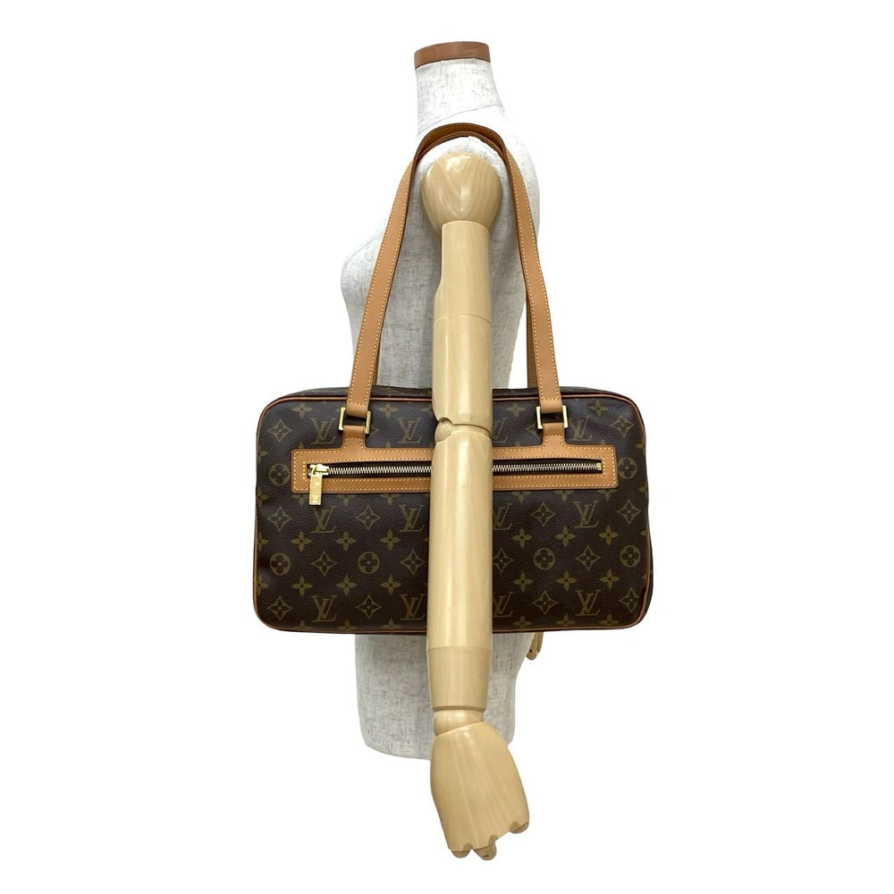 Shoulder bag Louis Vuitton Cité GM