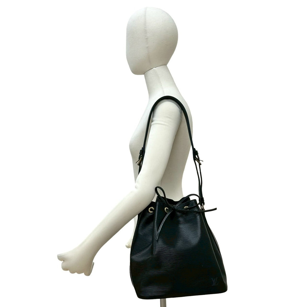 Shoulder bag Louis Vuitton Petit Noe