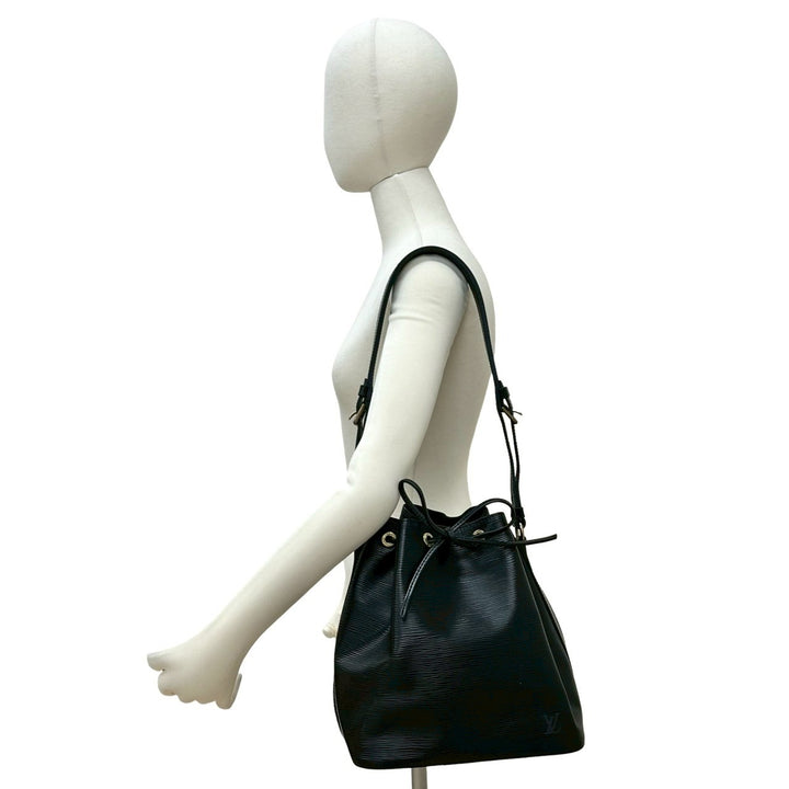 Shoulder bag Louis Vuitton Petit Noe