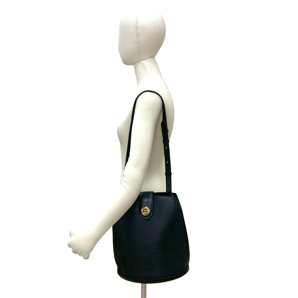 Shoulder bag Louis Vuitton Cluny