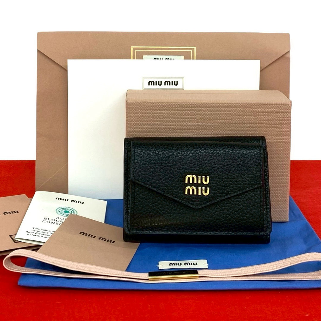 三折皮夾 miu miu