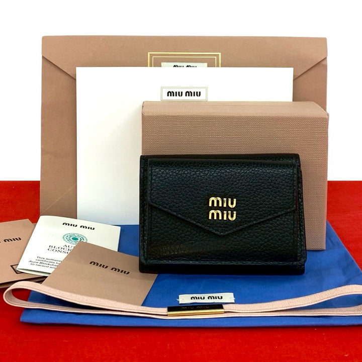 三折皮夾 miu miu