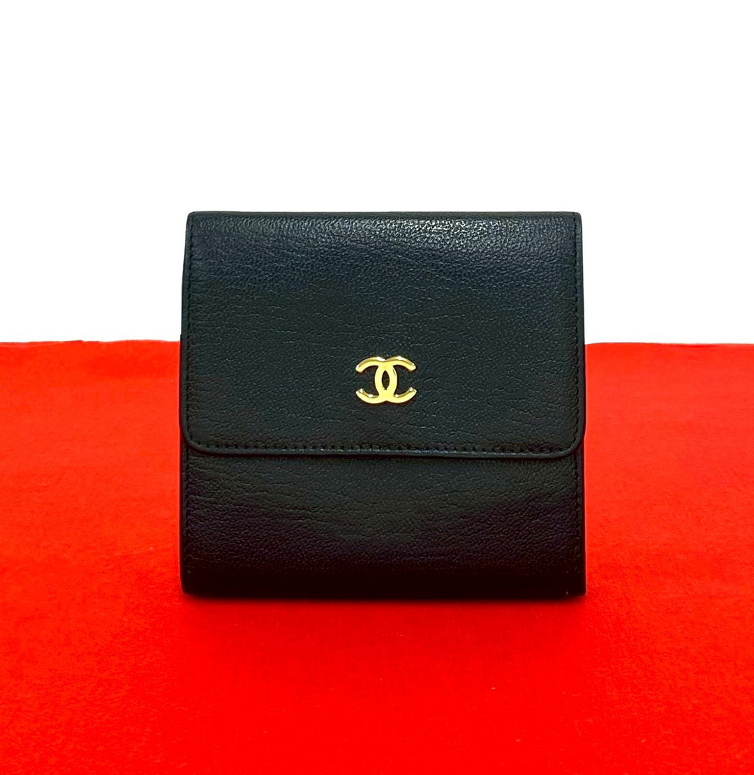 trifold wallet chanel