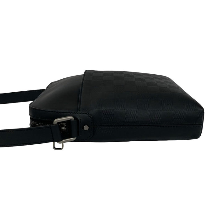 shoulder bag louis vuitton pochette district