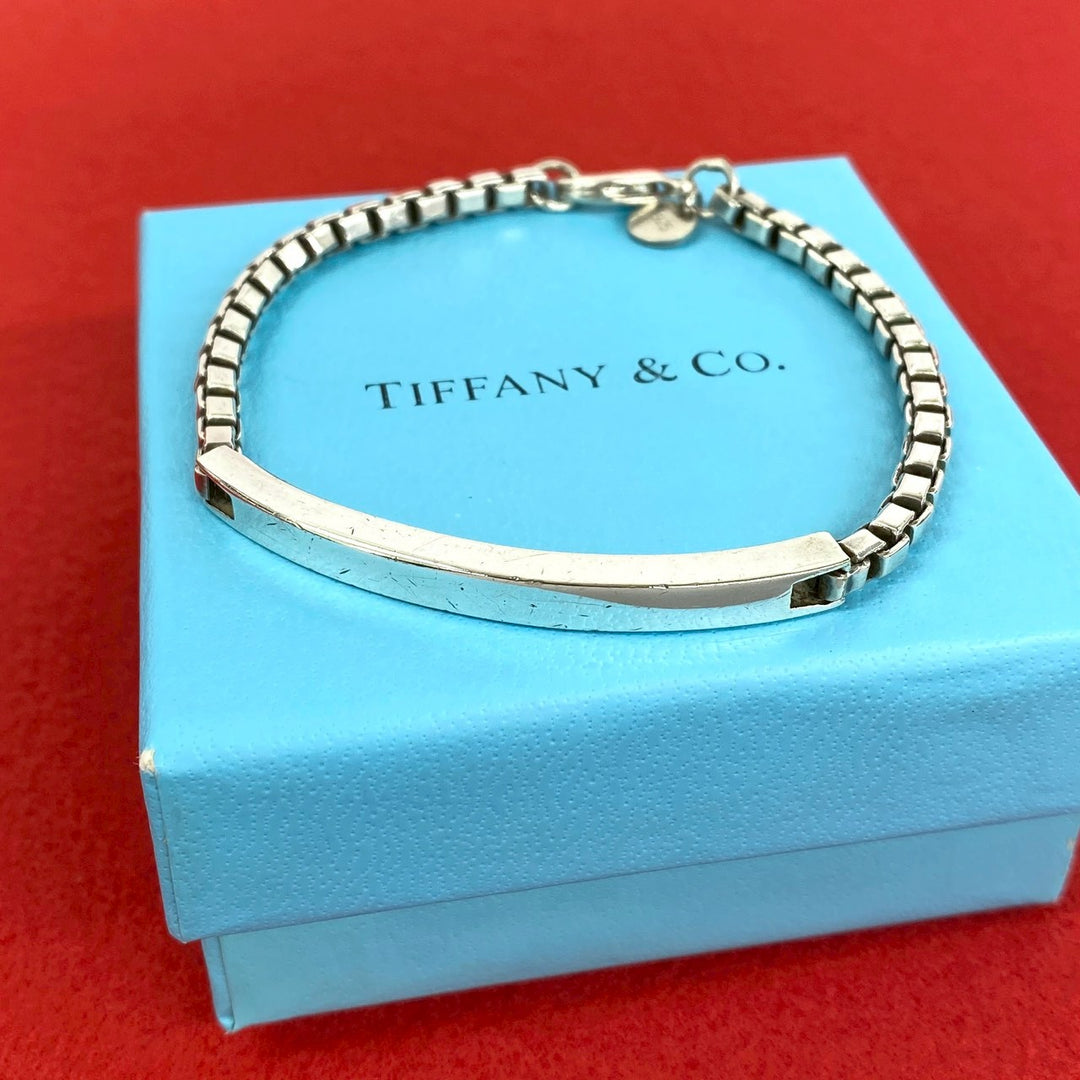 blurRubbingTiffany Venetian ID BureRubbingCut