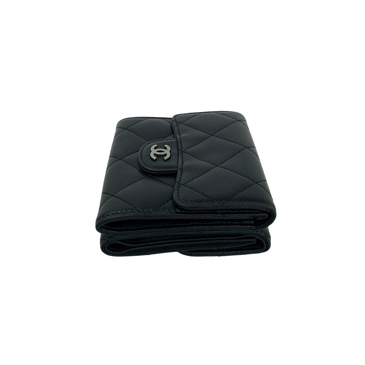 trifold wallet chanel